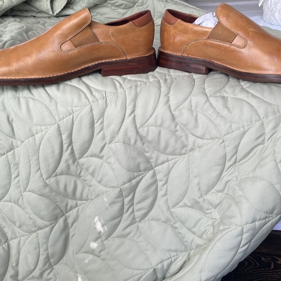 Men’s Size 13M Cole Haan Tan slip-on with wood trim and rubber sole - Picture 3 of 10